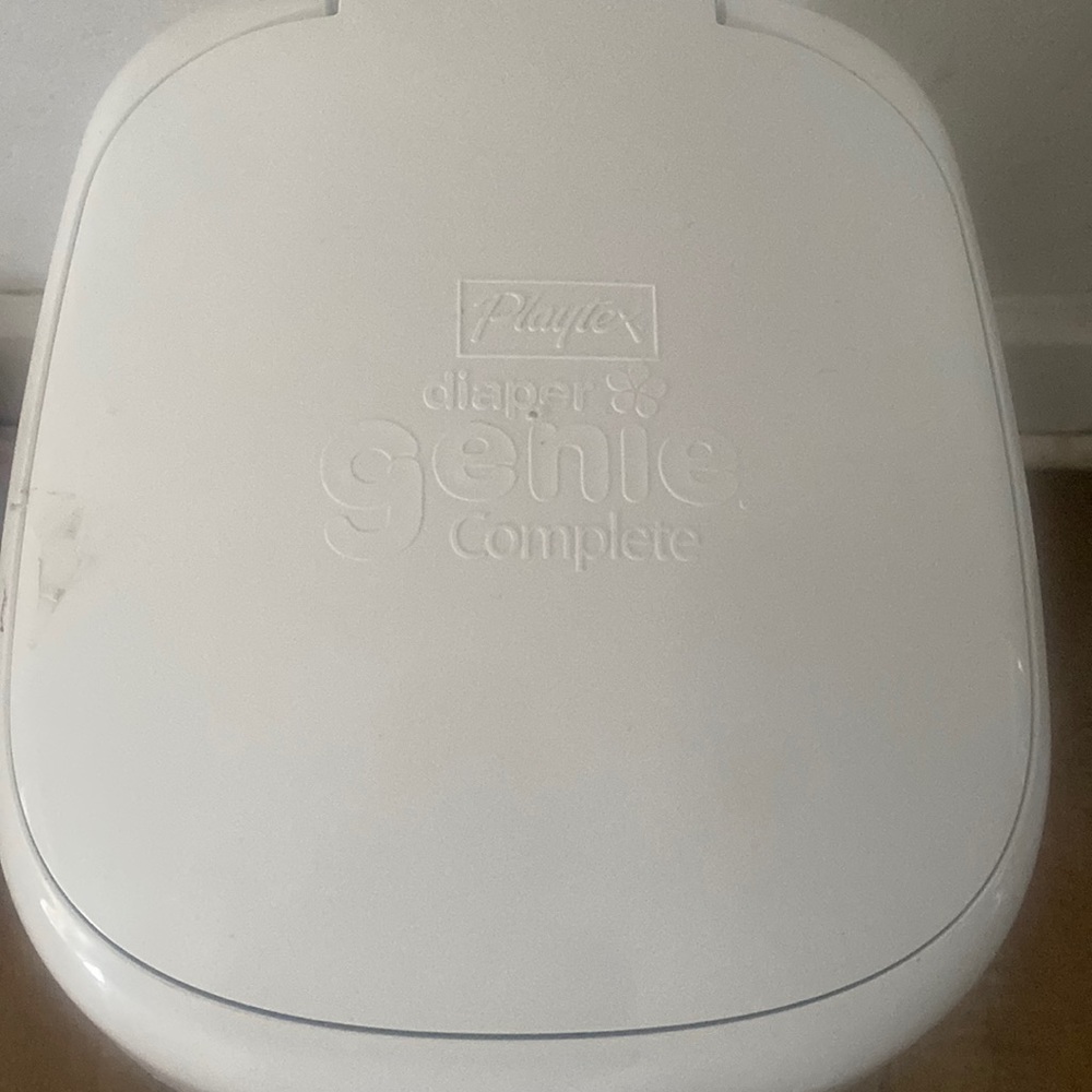 Baby diaper trash can
